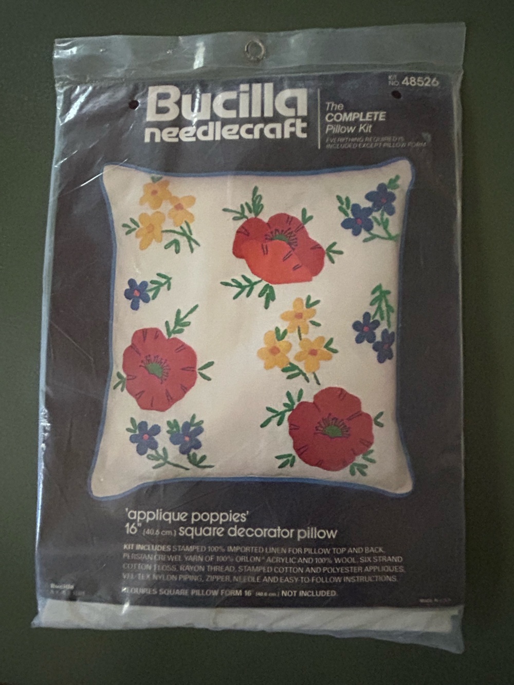 Bucilla Needlecraft 48526 Pillow Kit "Applique Poppies" Flowers NOS